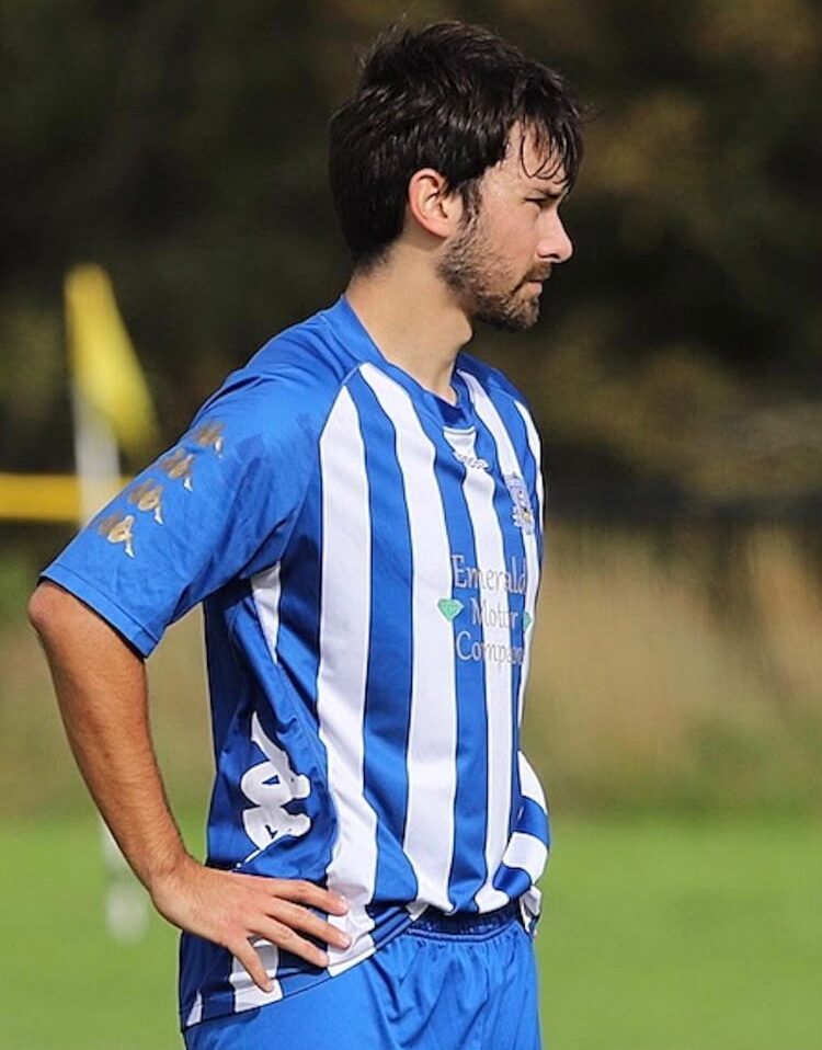 roberto football bluewhitestripedshirt